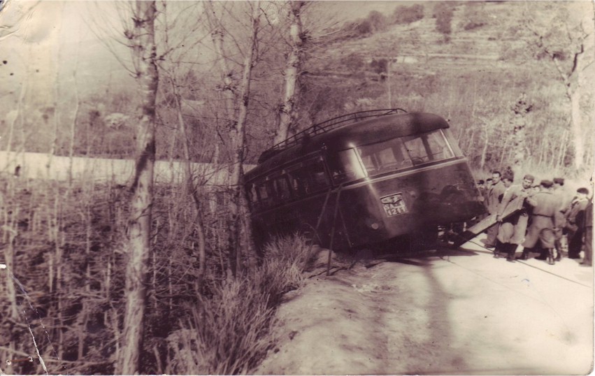 Foto storica di un bus leonetti